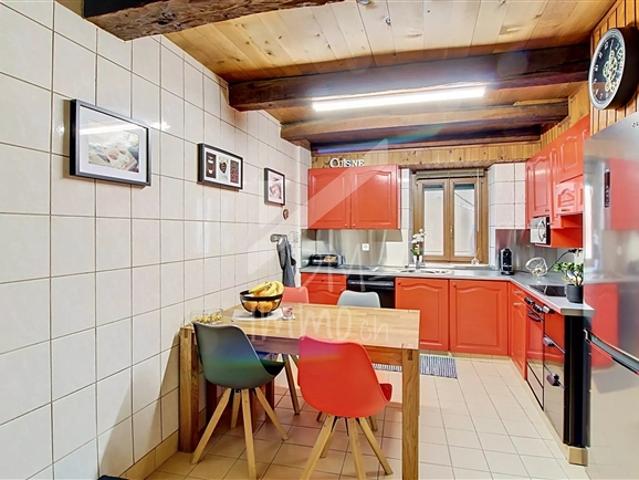 Dorfhaus zu einem Dreierhaus umgebaut