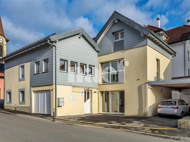 Dorfhaus mit eigenständigem Bürobereich