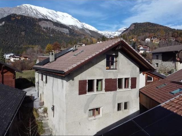 Dorfhaus mit Ertragspotenzial im Herzen von Arbaz