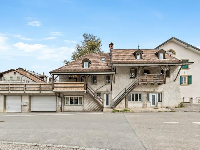 Dorfhaus mit zwei Wohnhäusern und einer Rendite von 5 %
