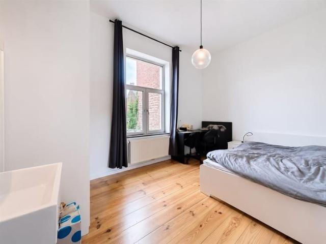 STUDENT ROOMS: 3 rooms available