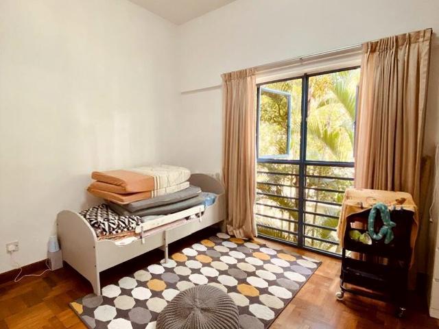 Dormer Park D10, Condominium