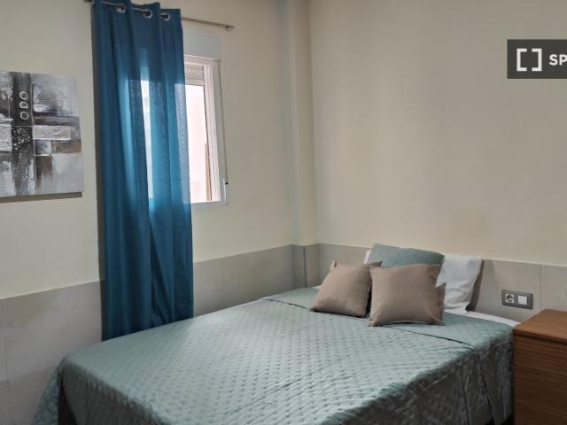 Dormitorio en piso compartido en Malvarrosa