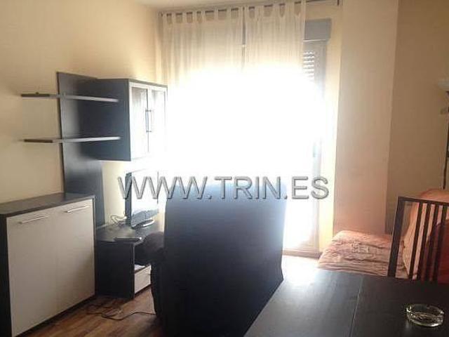 Dormitorio y patio