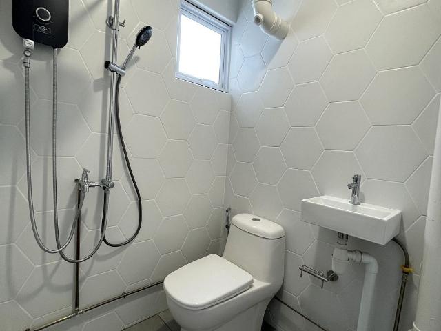 Dorset Road D8, Condominium