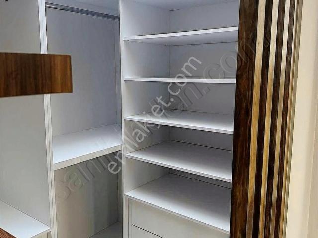 Dostlardan Akhisar Kolejinin Karşısında Müstakil Lüks Villa