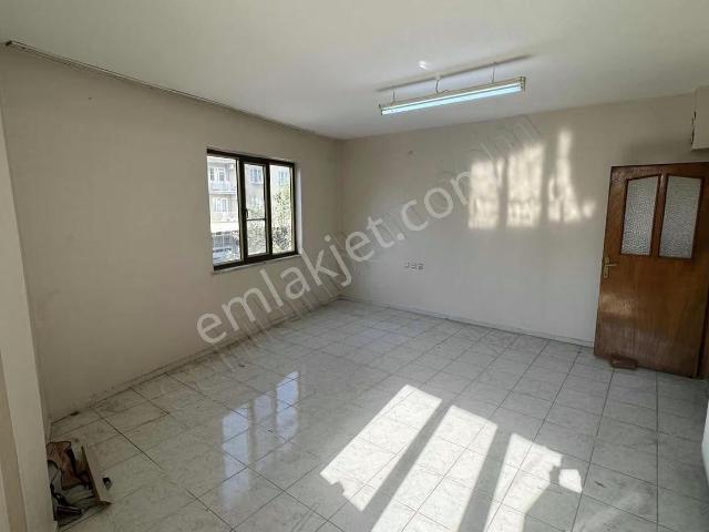 Dostlardan Efendide Kiralık 3+1 Daire