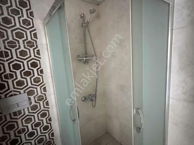 Dostlardan Gölet Prestij Yolunda Satılık Arakat Daire