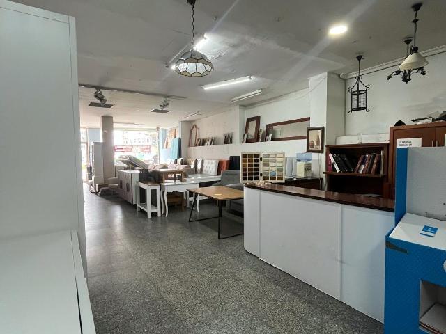 DOS 2 LOCALES COMERCIALES AVENIDA ADOLFO DIAZ AMBRONA