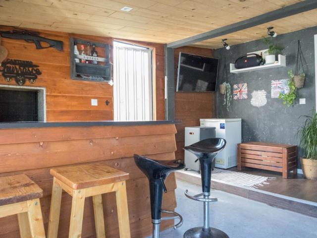 DOS CASAS EN MONTE XALO – PARCELA URBANA DE 1.500 m²