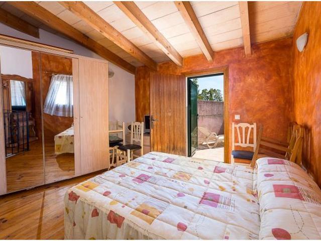 Dos casas independientes con terreno, pozo de vena y vistas despejadas, listas para entrar a vivir