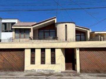 DOS DEPAS POR EL PRECIO DE UNO EN VENTA EN LA MEJOR ZONA RESIDENCIAL DE TACNA