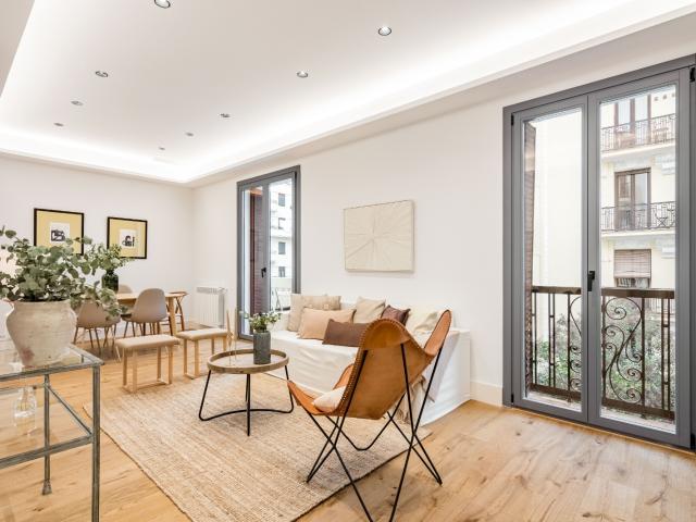 DOS BALCONES · A UN PASO DEL PARQUE DEL RETIRO · RECIÉN REFORMADO