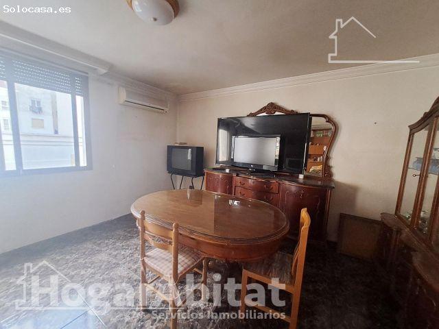 ¡DOS EN UNO! AMPLIA CASA CON GARAJE, TERRAZA Y TRASTERO, Y LOCAL COMERCIAL CON TERRAZA