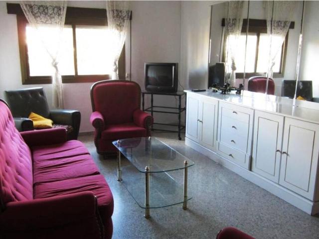 Dos habitaciones en piso amueblado zona camino ronda para estudiantes.master. chicas