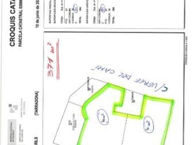 DOS LOCALES COMERCIALES de 371 m2 EN VENTA