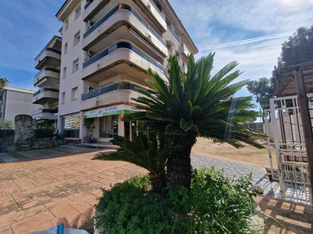 Dos Locales comerciales para comprar en Cunit, España