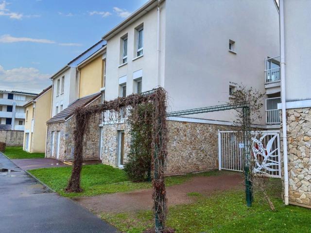 DOUVRES LA DELIVRANDE APPARTEMENT 3 PIECES AVEC BALCON ET 2 PLAC
