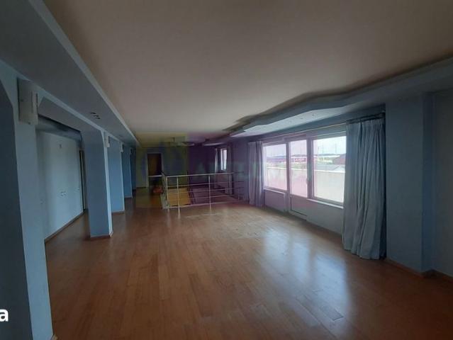 Două Etaje în Vilă în zona Voluntari de Închiriat