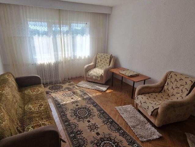 Doua camere decomandate stadionul Portul