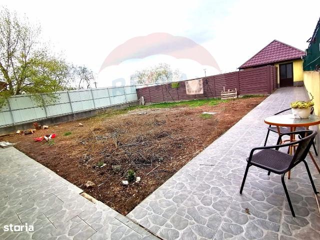 Doua case pentru doua familii in aceeasi curte Baraitaru, Prahova