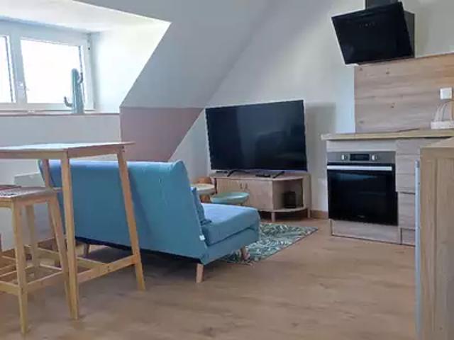 Douarnenez 29100 Location appartement 1 pièce t1 au dernier étage cave