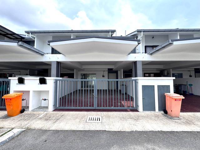 Doube Storey Taman Bukit Cerana Extra Land Backyard