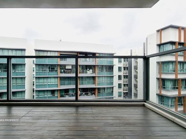 Double Bay Residences D18, Condominium