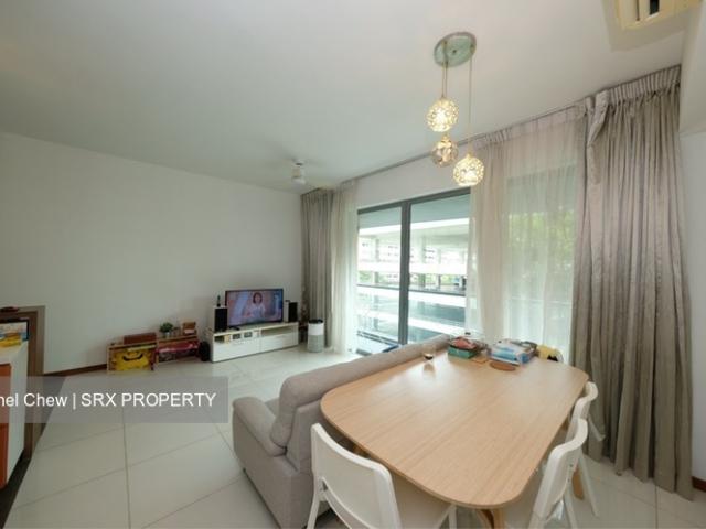 Double Bay Residences D18, Condominium