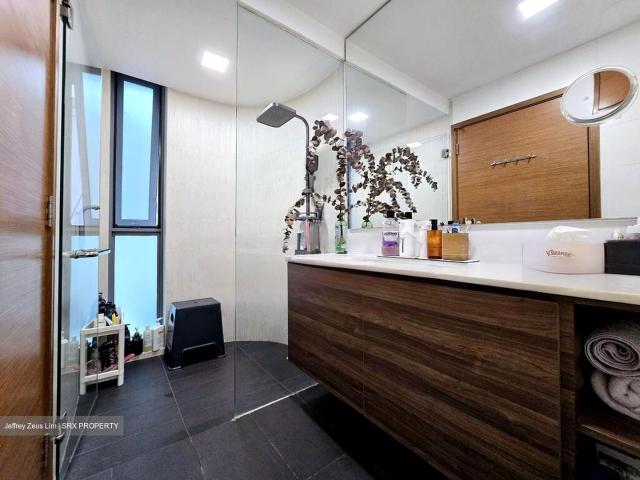 Double Bay Residences D18, Condominium