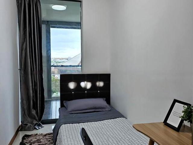 Double Bay Residences D18, Condominium