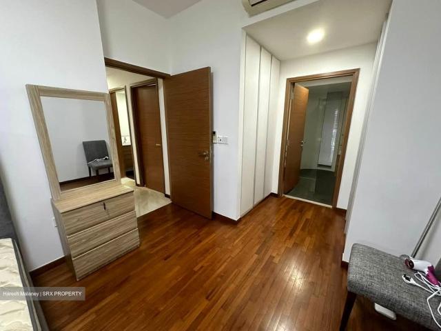 Double Bay Residences D18, Condominium