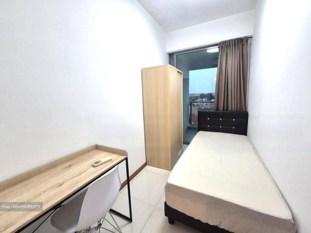 Double Bay Residences D18, Condominium