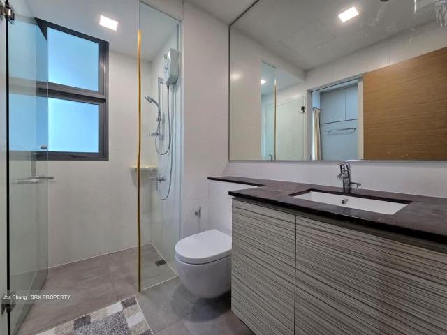 Double Bay Residences D18, Condominium