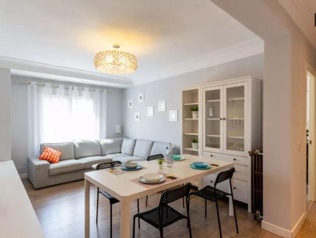 Double bed in Room in a shared 3 bedroom apartment for rent in Puerta del Ángel, workers and postgraduate students only