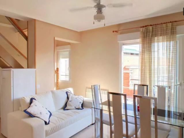 Double bed in Room in a shared 4 bedroom apartment for rent in Alcalá de Henares