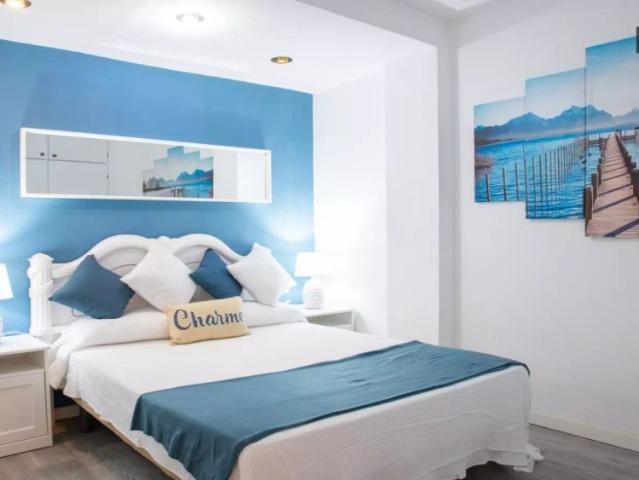 Double bed in Room in a shared 4 bedroom apartment for rent in Alcalá de Henares