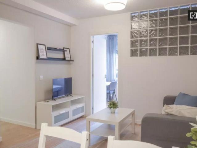 Double bed in Room in a shared 4 bedroom apartment for rent in Aluche, perfect for students and professionals