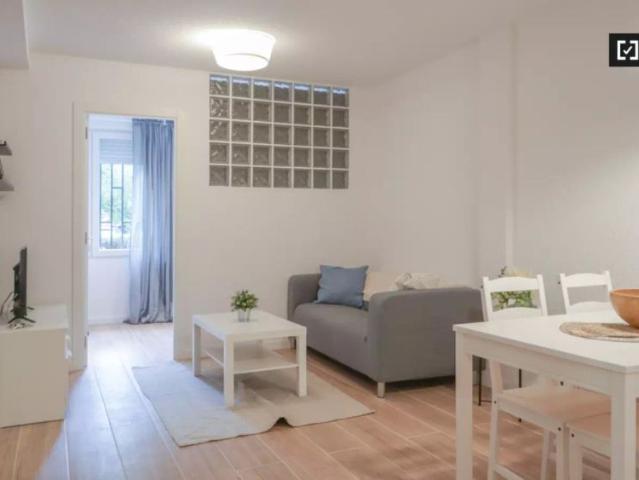 Double bed in Room in a shared 4 bedroom apartment for rent in Aluche, perfect for students and professionals