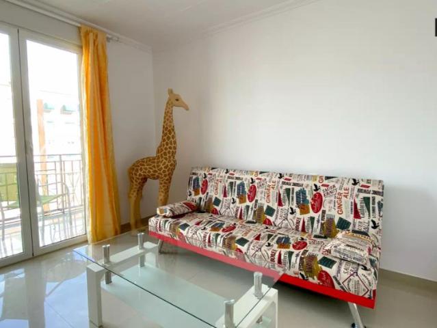 Double bed in Room in a shared 4 bedroom apartment for rent in Campanar, Valencia for students