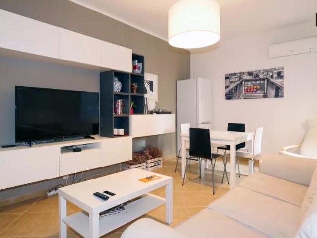 Double bed in Room in a shared 4 bedroom apartment for rent in el Congrés i els Indians, only for females