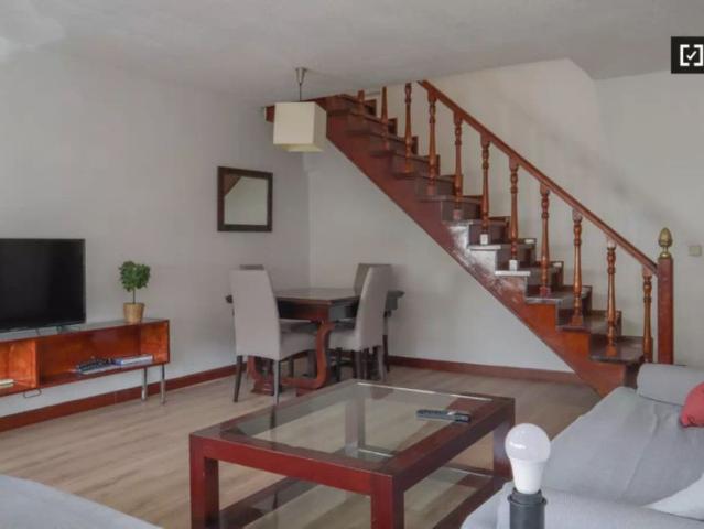 Double bed in Room in a shared 4 bedroom apartment for rent in Fontarrón, perfectly suited for professionals and students