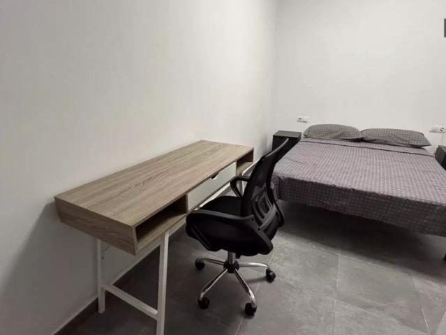 Double bed in Room in a shared 4 bedroom apartment for rent in La Torrassa, bills included