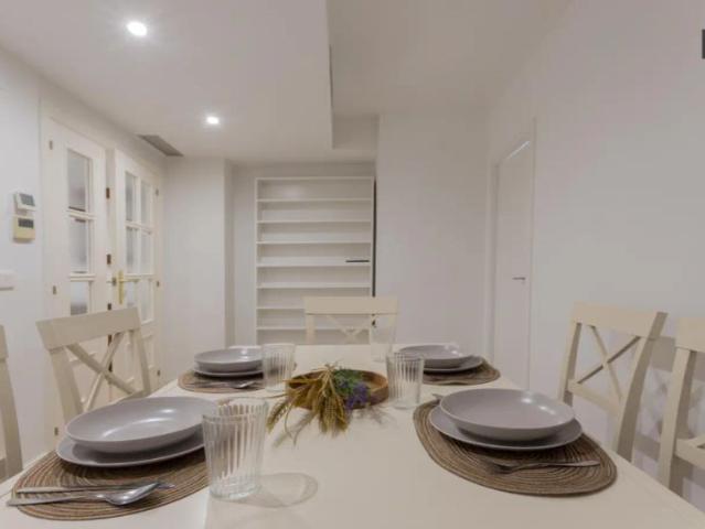 Double bed in Room in a shared 4 bedroom apartment for rent in La Raiosa