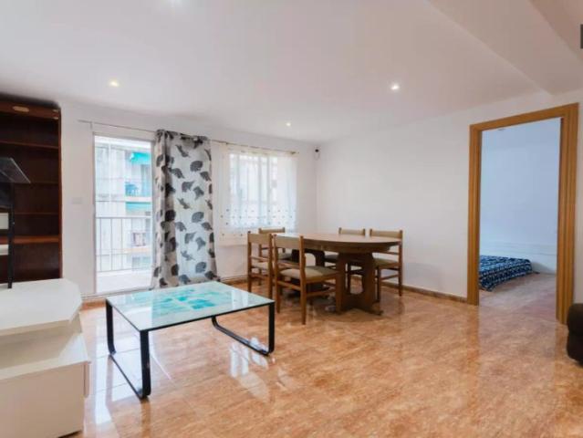 Double bed in Room in a shared 5 bedroom apartment for rent in Torrefiel, only students