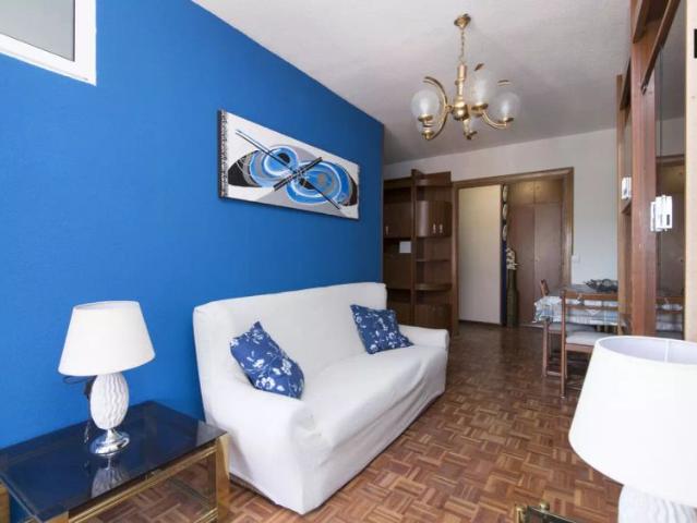 Double bed in Room in a shared 5 bedroom apartment for rent in Alcalá de Henares