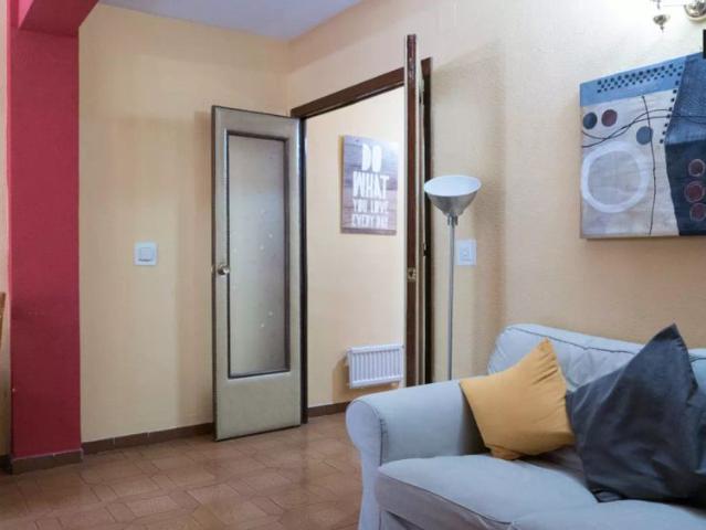 Single Bed in Room in a shared 5 bedroom apartment for rent in Alcalá de Henares
