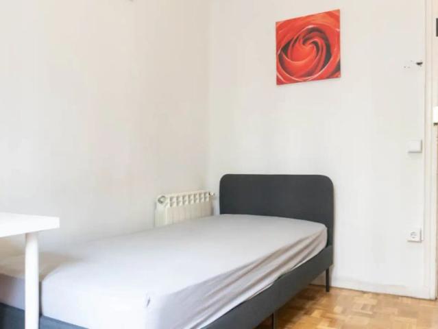 Double bed in Room in a shared 5 bedroom apartment for rent in Argüelles perfect for professionals and students
