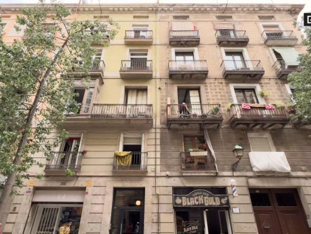 Double bed in Room in a shared 5 bedroom apartment for rent in El Raval, bills included