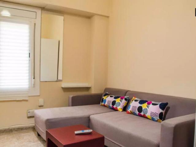 Double bed in Room in a shared 5 bedroom apartment for rent in Exposició